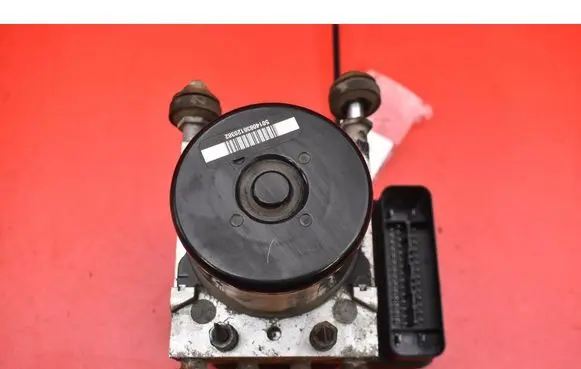 Suzuki Grand Vitara II ABS Pump 77K0