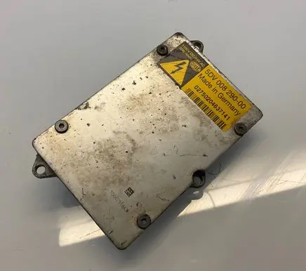 Mercedes-Benz E W211 Headlight ballast module Xenon 5DV00829000 02750204637141