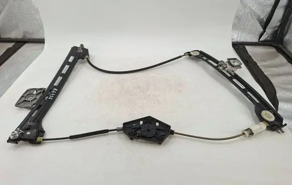 Volkswagen PASSAT CC Rear window lifting mechanism without motor 3C8839461K
