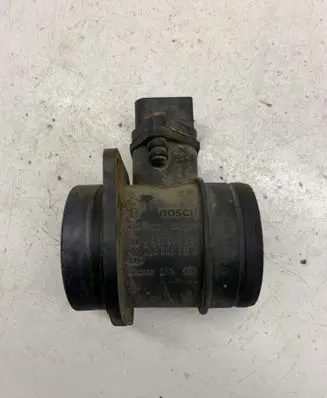 Volkswagen Golf V Mass air flow meter 038906461B 0281002531