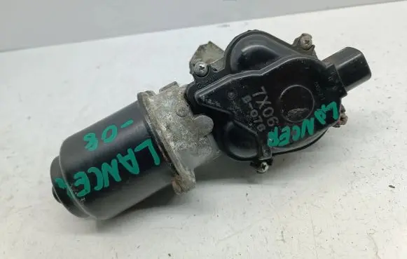 Mitsubishi Lancer VIII Wiper motor B076 WM72 7X06