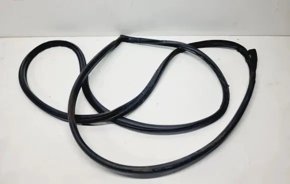 Nissan Qashqai Rubber seal front door (on door) 808304EA0A 808304EA1E