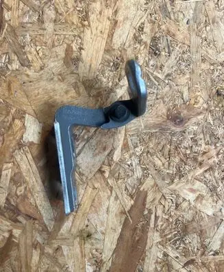 Volvo V40 Front door upper hinge 31352690 Y555