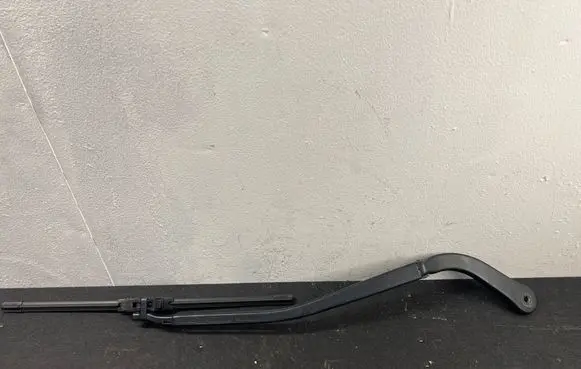 BMW 3 E90 E91 Windshield/front glass wiper blade 