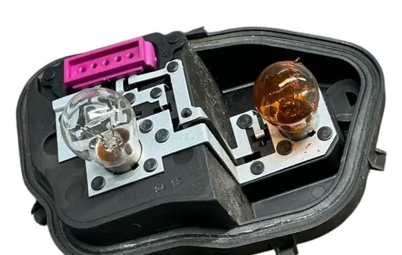 Renault Megane III Tail light bulb cover holder 89076150