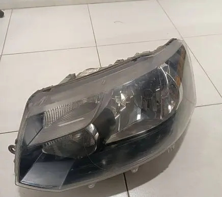 Volkswagen Transporter - Caravelle T5 Headlight/headlamp 7E1941015T 030125430100 LE08A6194