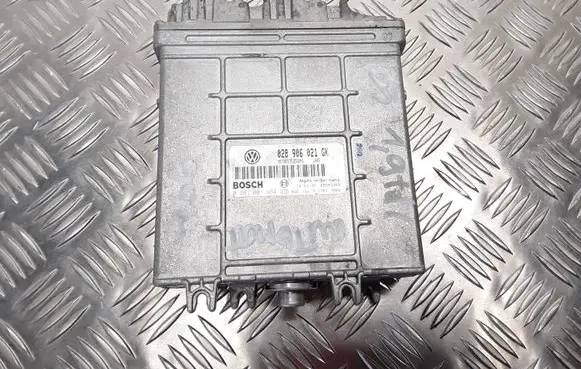 Volkswagen PASSAT B5 Engine control unit/module 028906021GK 0281001654