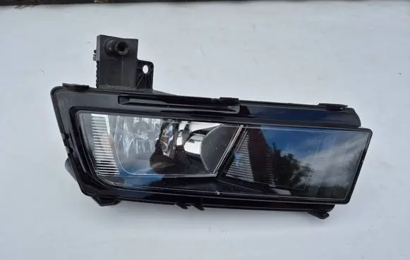 Volkswagen Touran III Front fog light 5TA941661A 10461030000