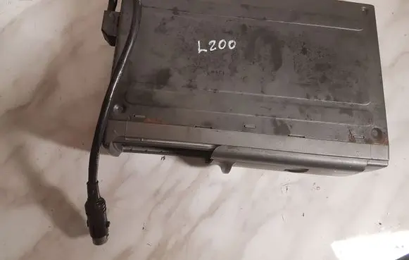 Mitsubishi L200 CD/DVD changer CDC601AT 902231106006