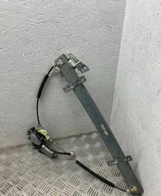 Suzuki Grand Vitara I Front door window regulator with motor 8346065D00 0621008920
