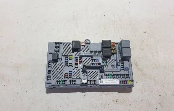 Jaguar XF X260 Fuse module JX6314N030AB 000000000 P00173184