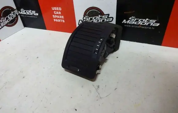 Skoda Octavia Mk2 (1Z) Dashboard side air vent grill/cover trim 1Z0819701