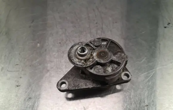 Volvo V70 Alternator belt tensioner 
