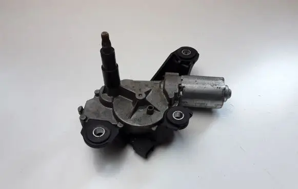 Nissan Qashqai Rear window wiper motor 0390201820