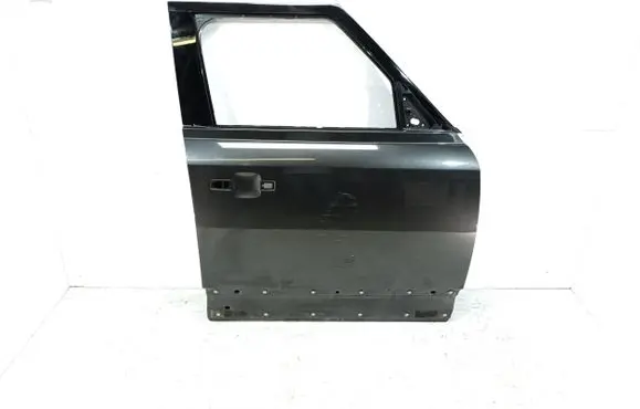 Land Rover Defender Front door L8B221458