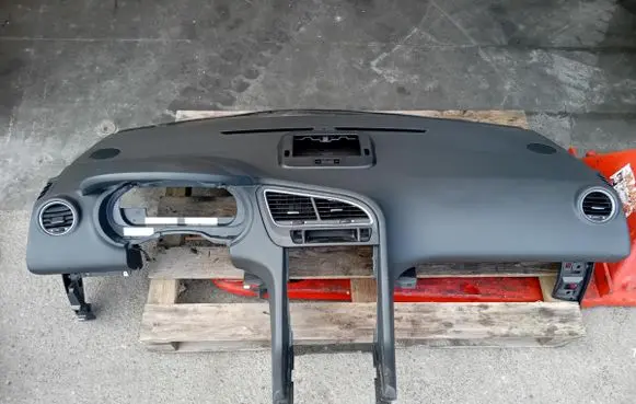Peugeot 5008 Dashboard 9685481677