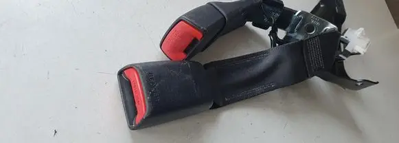 Lexus CT 200H Rear seatbelt buckle
