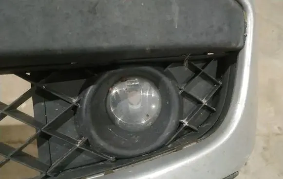 Renault Laguna III Front bumper lower grill 