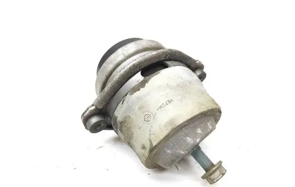 Engine mount bracket