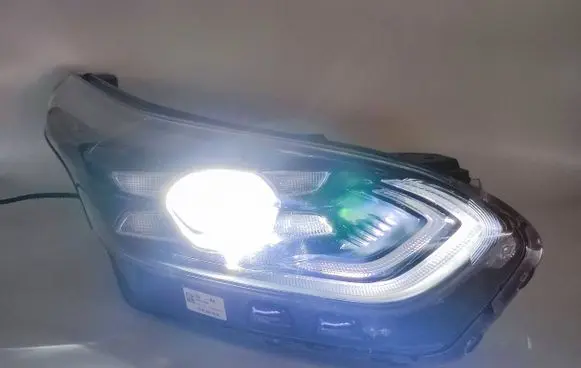 KIA Ceed Headlight/headlamp J792111020 2106163983SL01