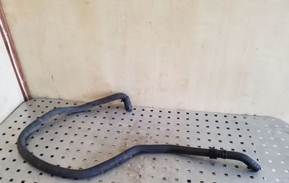 Volkswagen Touareg I Engine coolant pipe/hose