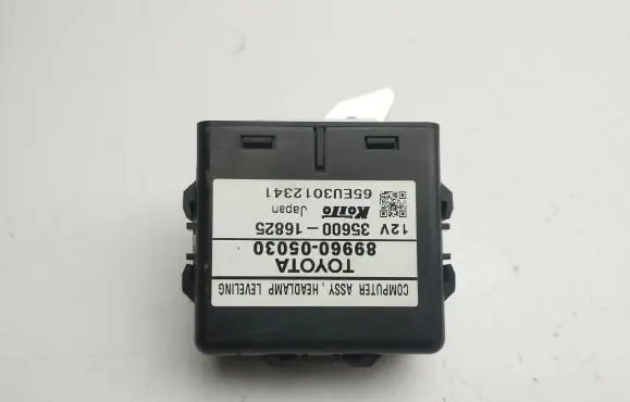 Toyota Avensis T250 Light module LCM 8996005030