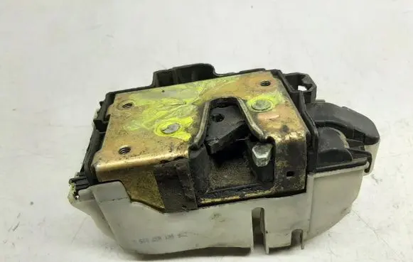 Volkswagen Caddy Front door lock 6K1837015G