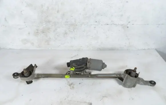 Subaru Forester SH Front wiper linkage and motor 86511SC011