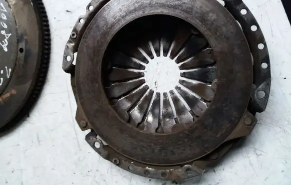 Opel Astra F Pressure plate 