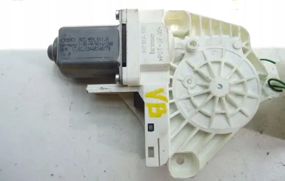 Audi A4 S4 B5 8D Rear door window regulator motor