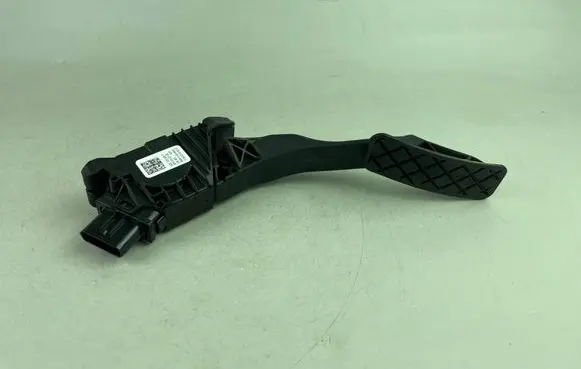 Volkswagen Golf VIII Accelerator throttle pedal 5Q2723503F