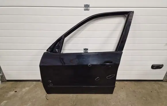 BMW X5 E70 Front door 7211423