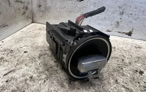 Volkswagen PASSAT B6 Ignition lock 3C0905843