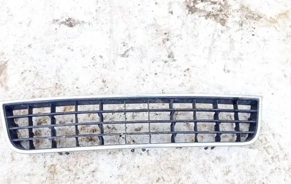 Audi A6 S6 C5 4B Front bumper lower grill 4b0807683