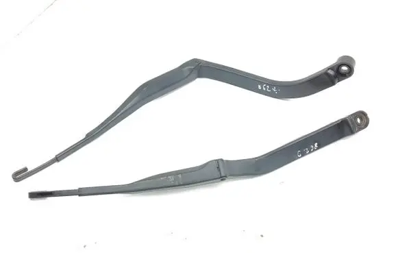 Nissan 370Z Front wiper blade arm