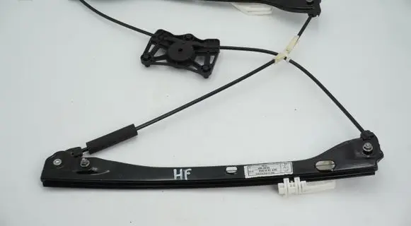 Skoda Fabia Mk3 (NJ) Front door electric window regulator 6V0837462A