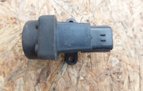 Honda FR-V Fuel cut-off switch 35910S04G010