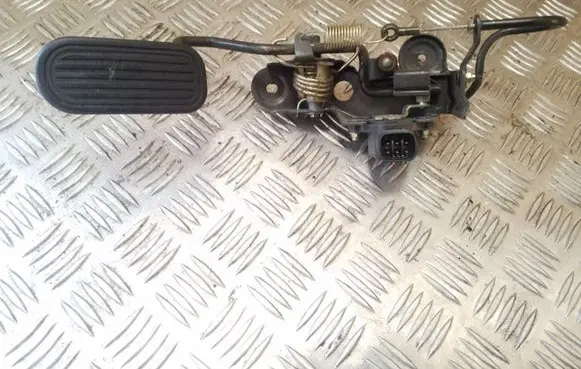 Toyota RAV 4 (XA20) Accelerator throttle pedal 7801042010C 8928120040
