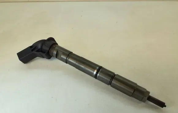 Audi A6 S6 C6 4F Fuel injector 059130277AJ