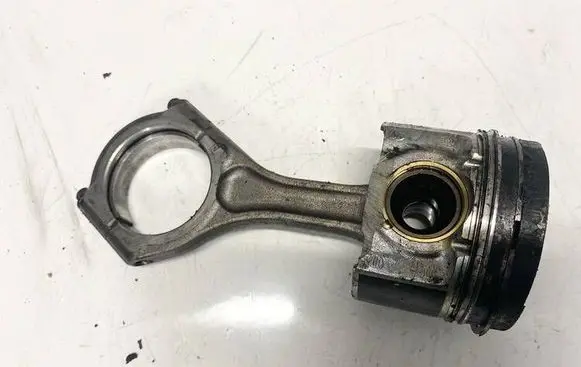 Subaru Forester SH Piston with connecting rod 
