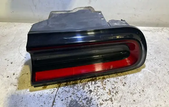 Dodge Challenger Rear/tail lights 68510770AA 00186001