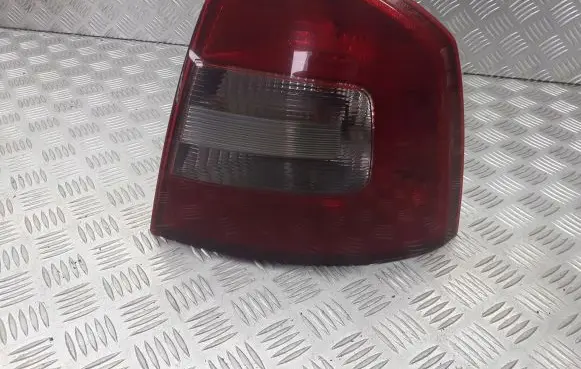 Skoda Octavia Mk2 (1Z) Rear/tail lights 1Z5945112B