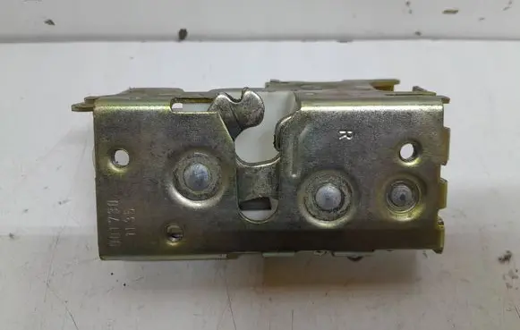 Mercedes-Benz Sprinter W901 W902 W903 W904 Front door lock A9017301135 9017301135