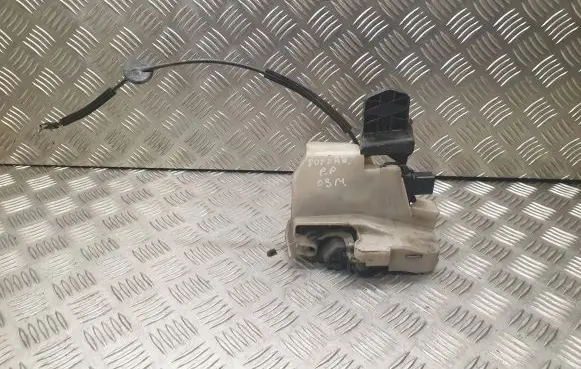 Skoda Superb B5 (3U) Front door lock 3B0837868