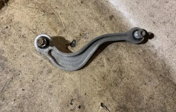 Rear upper control arm/wishbone
