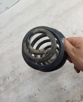 Volkswagen PASSAT B5 Rear coil spring