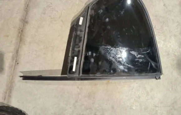 BMW 7 G11 G12 Rear vent window glass 7373896 7336042 7373892