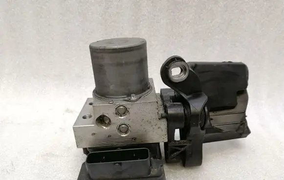 Mercedes-Benz E W212 ABS Pump A2124310748 A2129010007