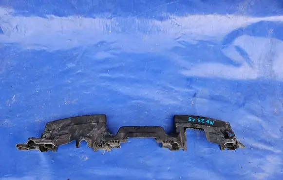 MG ZS Front bumper mounting bracket 10229023