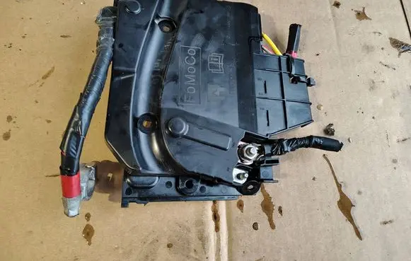 Ford Focus Positive cable (battery) 